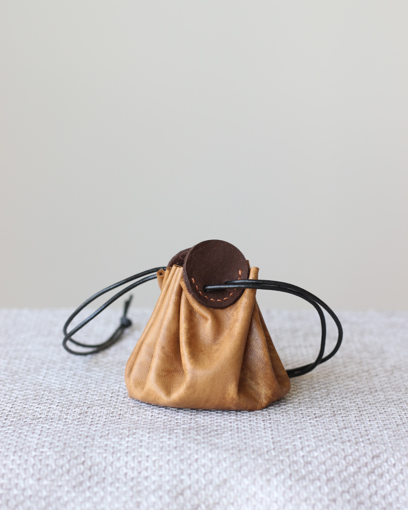 bourse-cuir-rangement-bijoux Bourse en cuir – Image 7