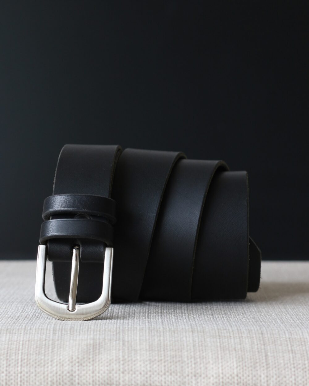 Ceinture en cuir de 3 cm de large avec boucle en métal finition artisanale