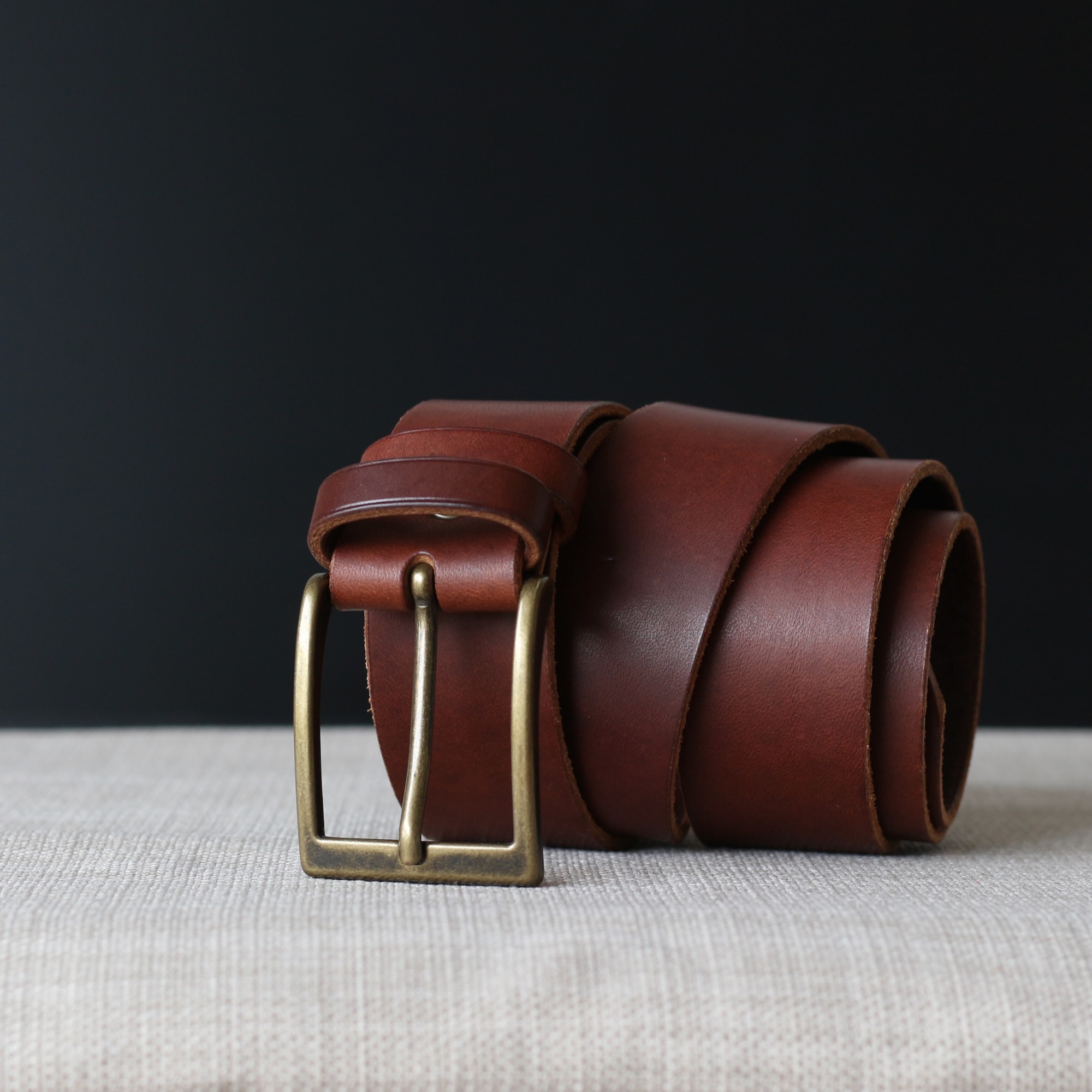 ceinture-cuir-35mm-boucle-laiton Ceinture en cuir de 3,5 cm avec boucle en métal couleur laiton finition artisanale