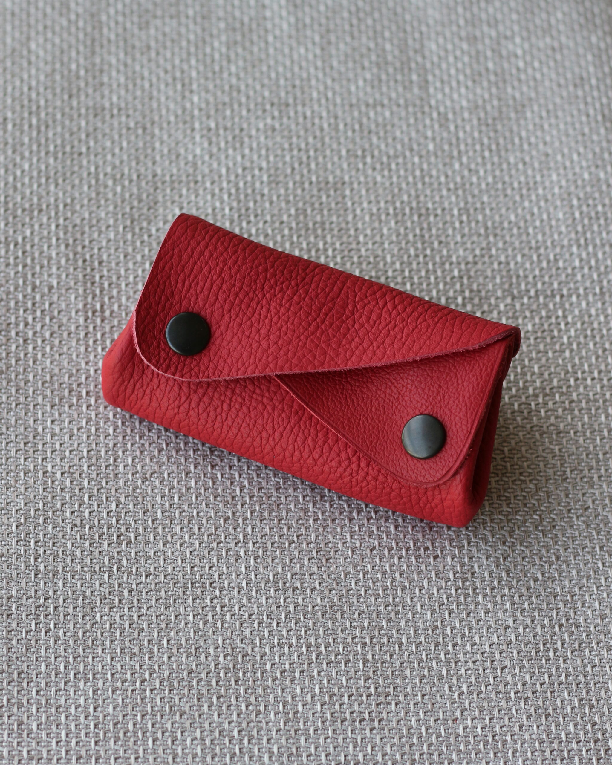 porte-monnaie-cuir-boutons-pression Porte-monnaie en cuir avec double fermeture à boutons pression