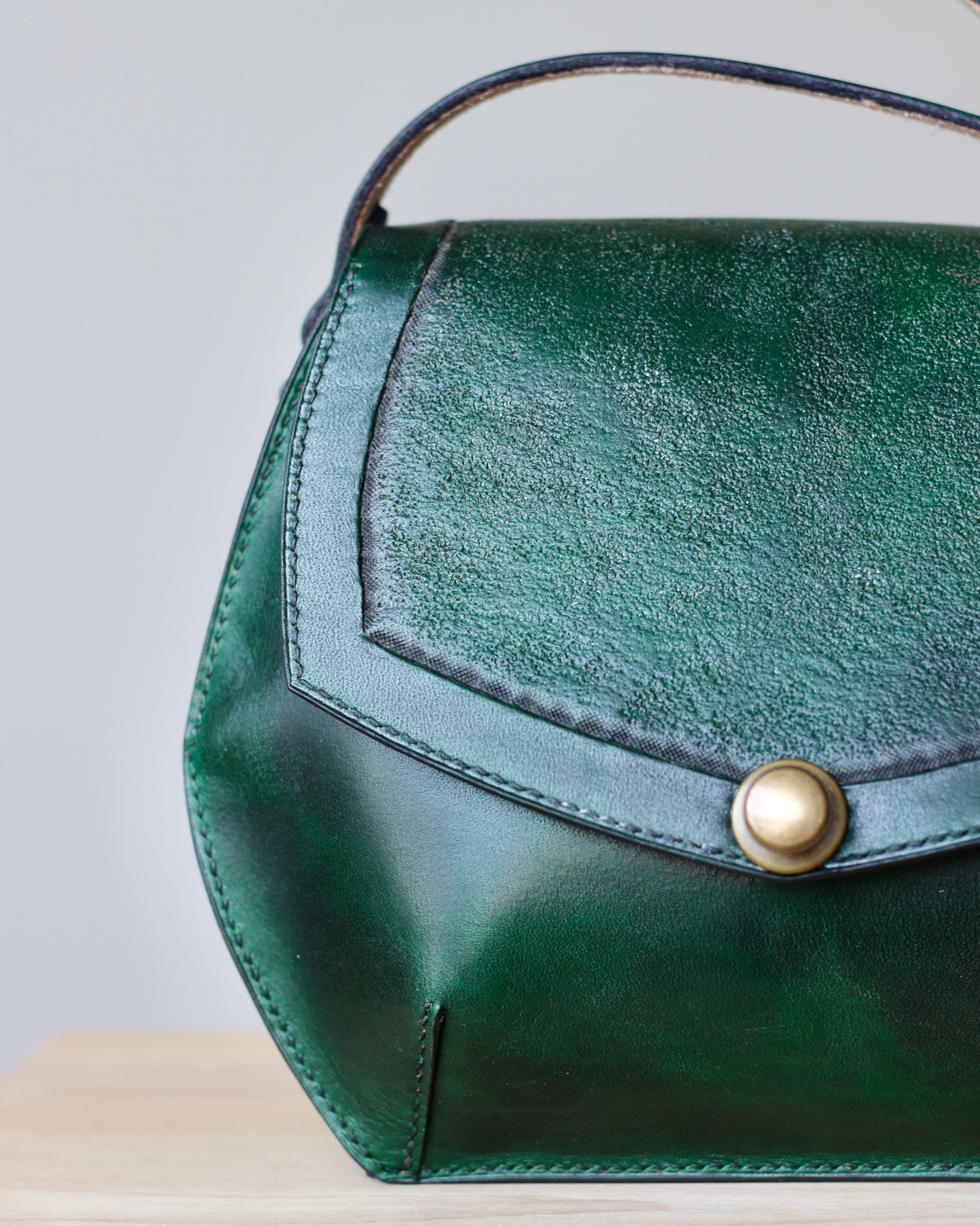 sac-cuir-quotidien-artisanal Sac en cuir artisanal pensé pour accompagner le quotidien